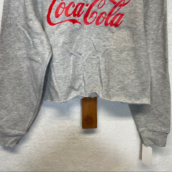 Coca Cola Gray & Red Long Sleeve Raw Hem Cropped Pullover Sweater Size M - Picture 3 of 9